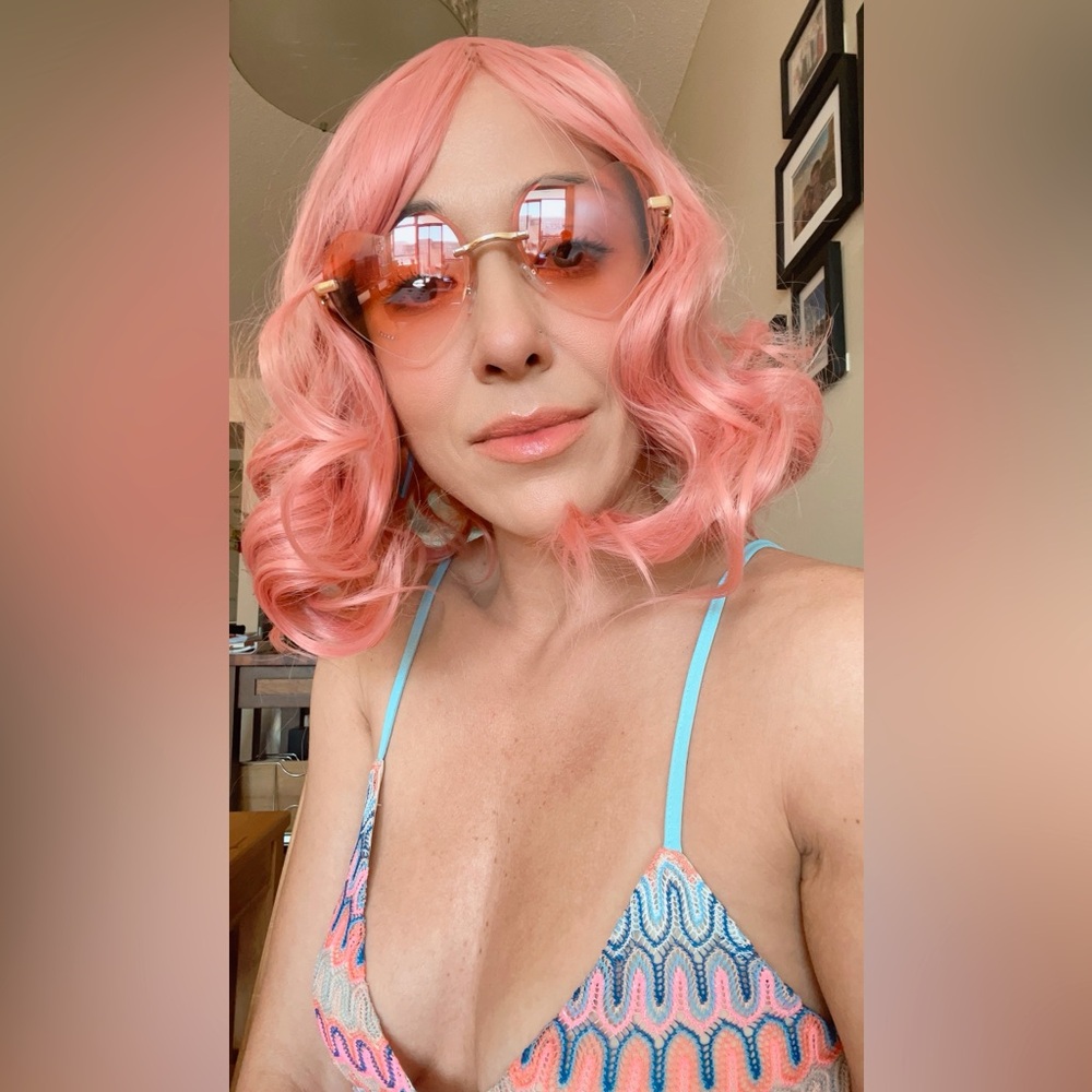 Bubblegum Pink Short Wavy Bob – Soft Mermaid Waves Synthetic Wig